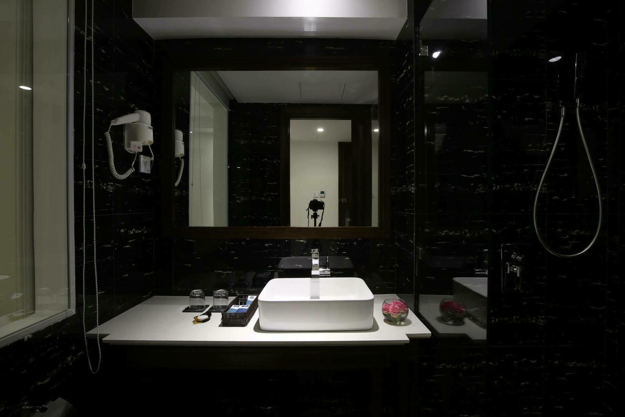 Adaline Hotel And Suite Da Nang Exterior photo