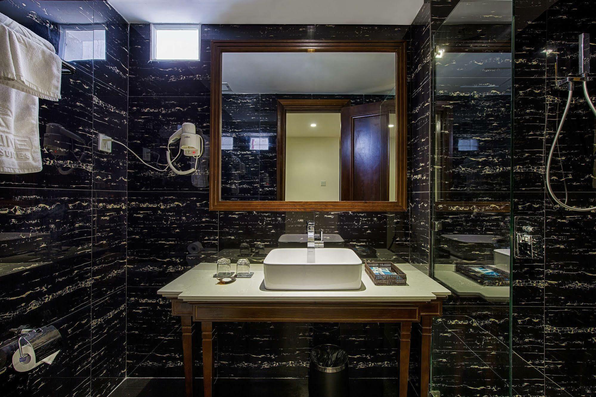 Adaline Hotel And Suite Da Nang Exterior photo